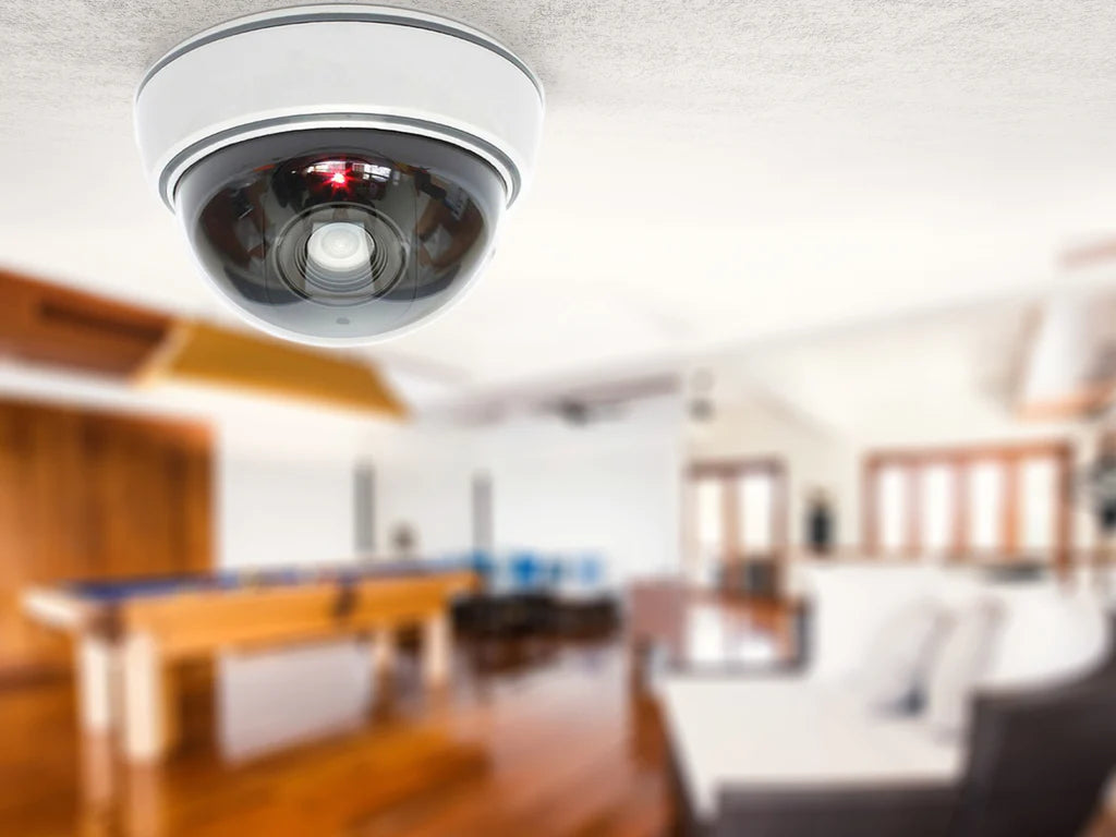 Überwachungskamera Attrappe Sehr realistisch mit Blink-LED - Neu